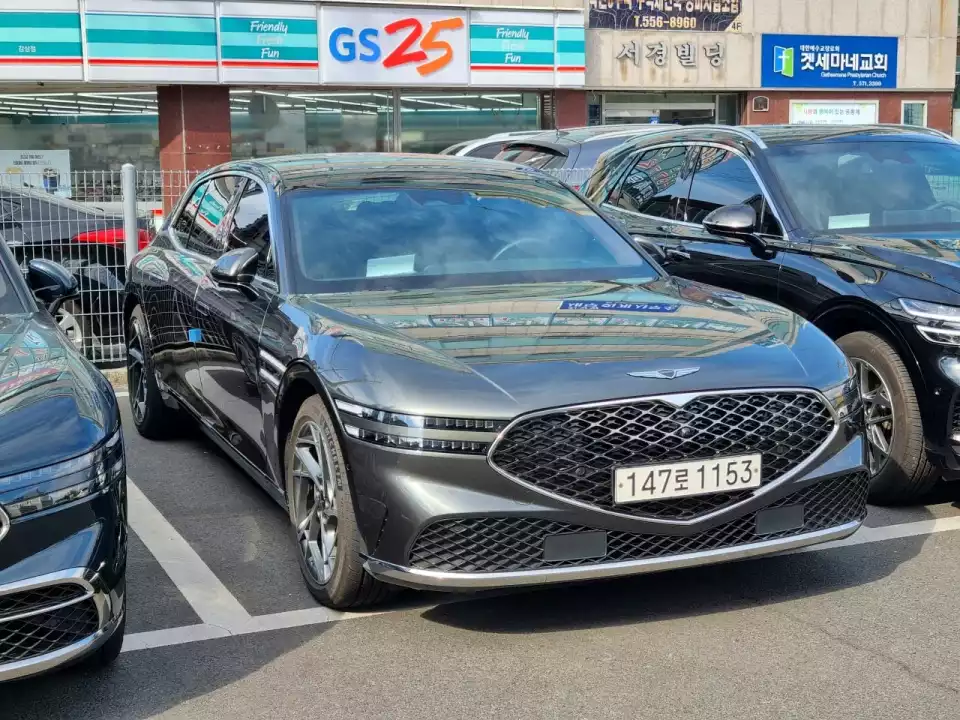 G90 앞모습입니다.