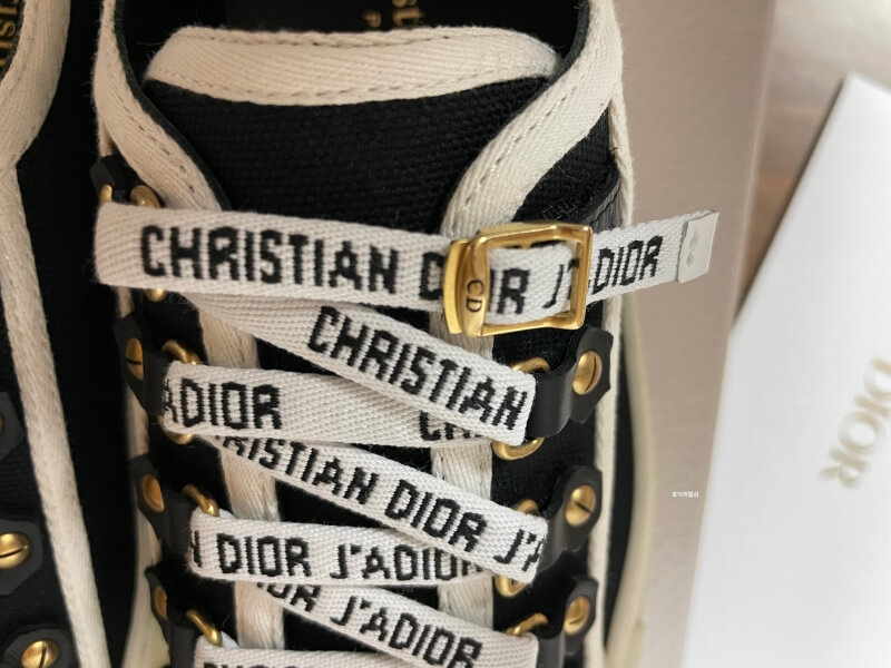 디올(DIOR) 워크앤디올 스니커즈 - 버클 형태 신발끈