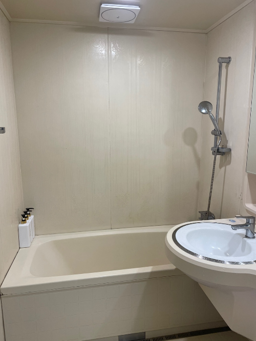 제주공항근처-가성비-숙소|추천뚜벅이로-가기-좋은-시내-숙소