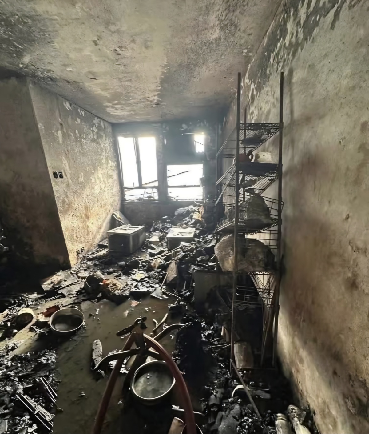 홍콩화재건물에타고남음방과물건들