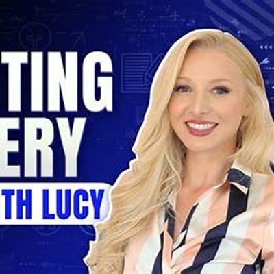 English with Lucy 의 사진
