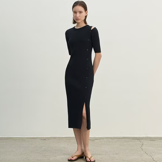 봄니트원피스 에센셜 헤바 컷아웃 니트 원피스 봄니트원피스의 정석을 보여주는 아이템