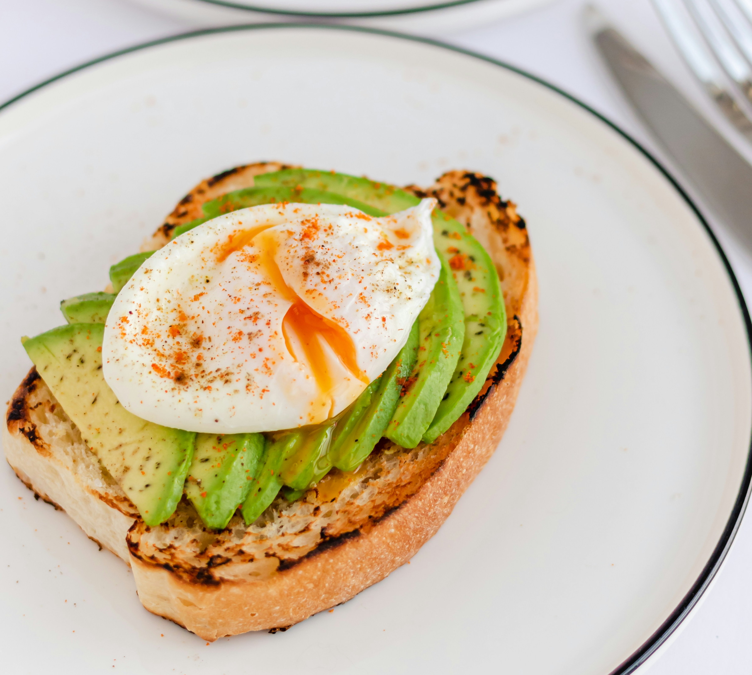 아보카도 토스트