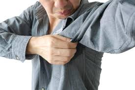 왼쪽 겨드랑이 아래 통증