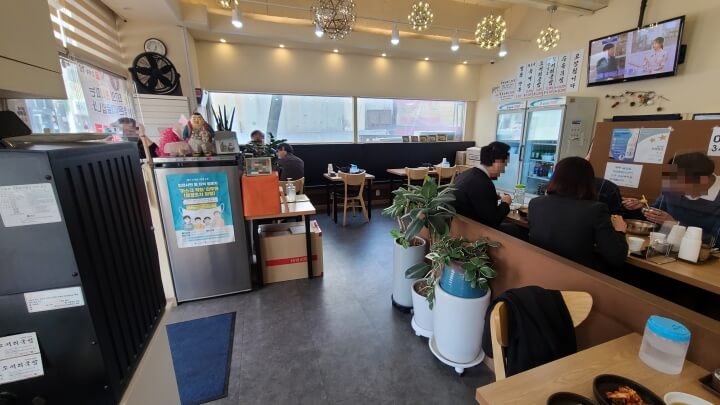 정든한우-소머리국밥-내부-분위기