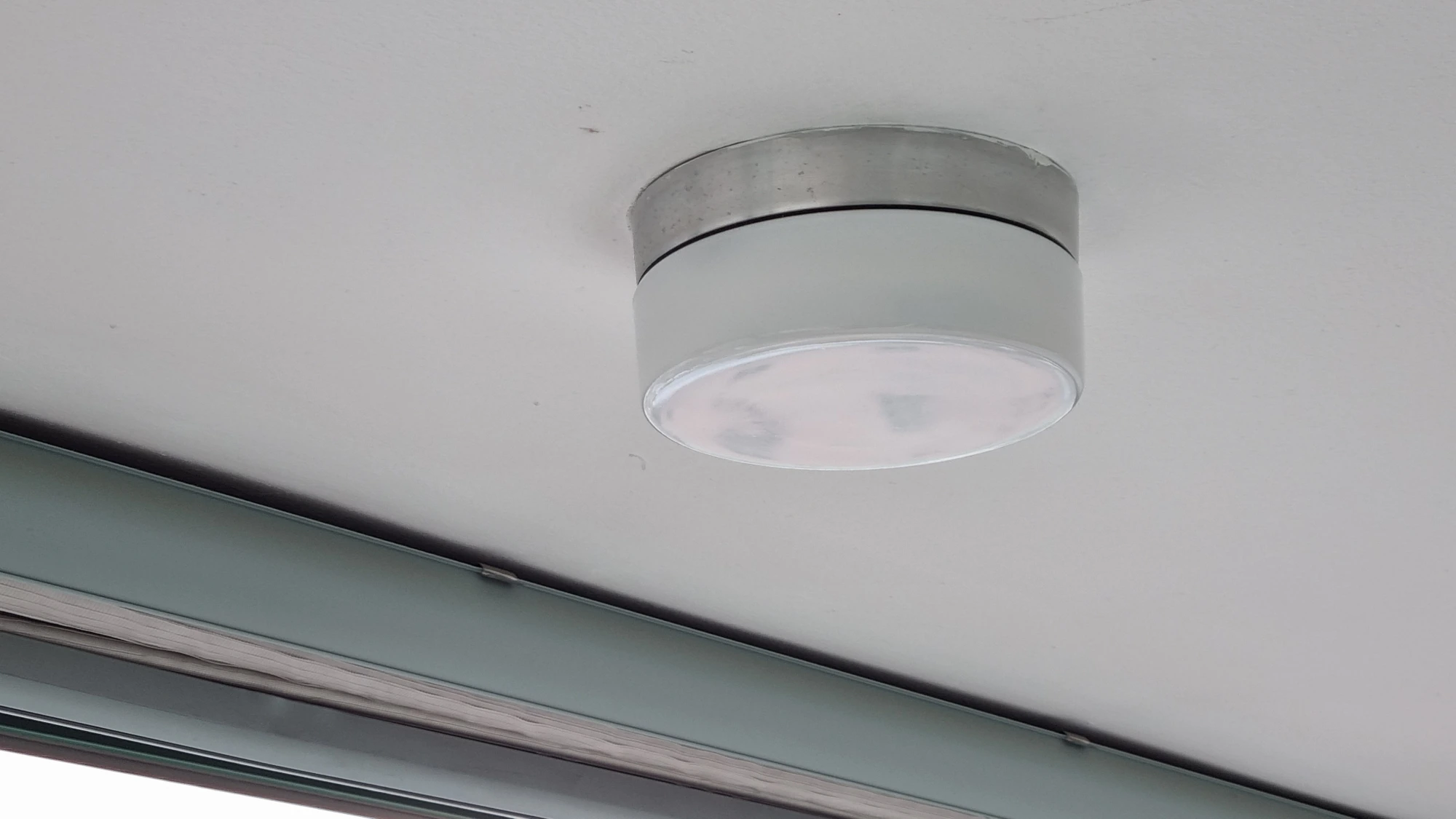 백열전구 교체 완료 모습