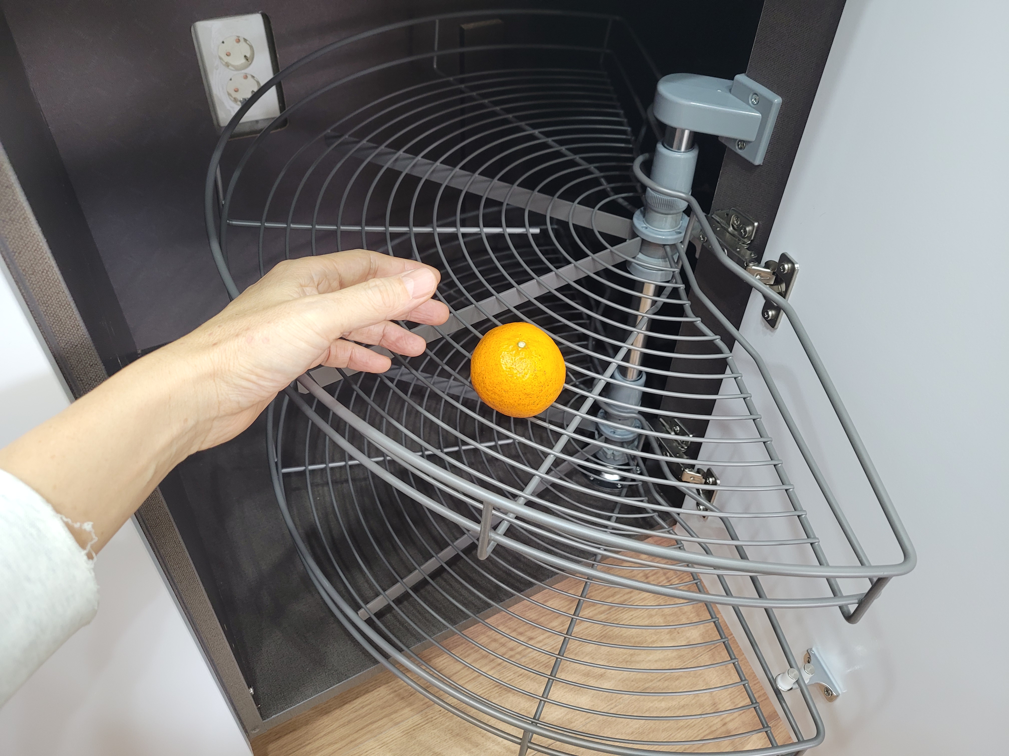 싱크대 수납장 회전선반 설치 사례 2