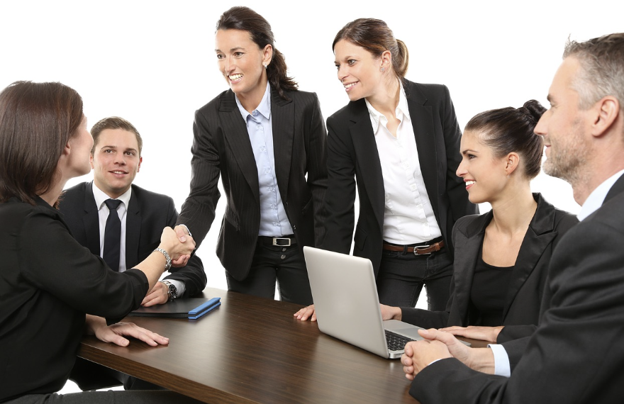 협력을 부르는 첫 인사 한마디의 힘