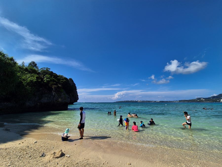 오키나와-해변-스노클링