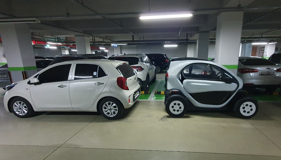 모닝과트위지 측면 사이즈 비교