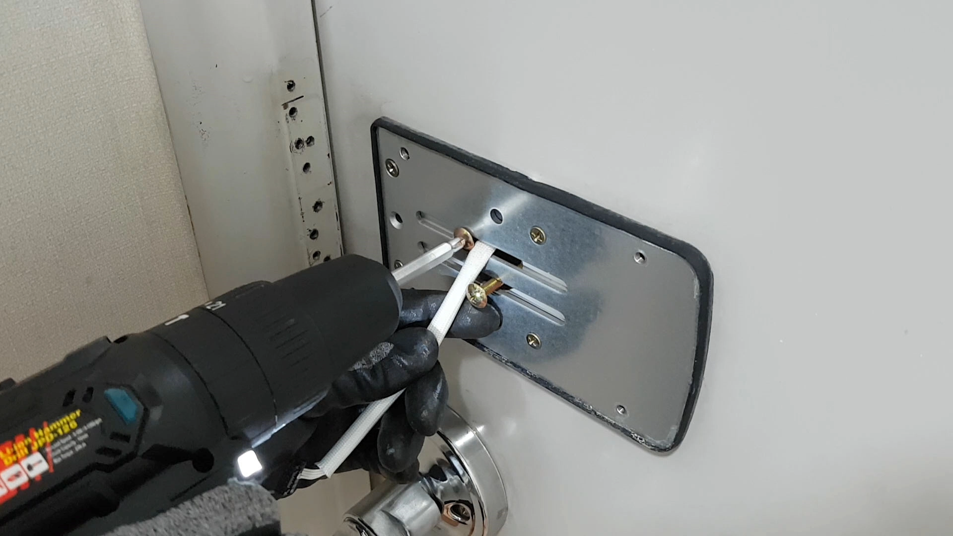 실외 도어록 고정 볼트