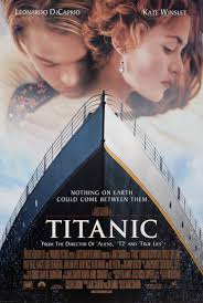 TITANIC 주인공과 뱃머리를 보여주는 영화 포스터