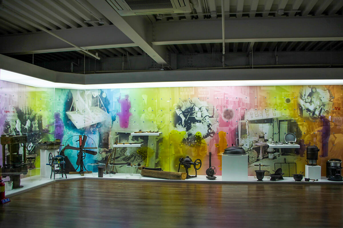 상설전시실. 철의 탄생&#44; 생산&#44; 재활용 등 &lsquo;철의 역사&rsquo;를 알려준다.