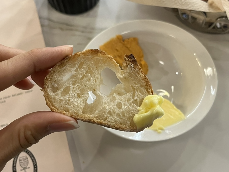 바게트와 지미추리 버터, 와인과 곁들이기 좋은 안주