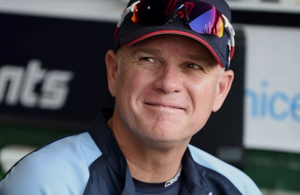 서튼 감독 경질 사퇴 상황