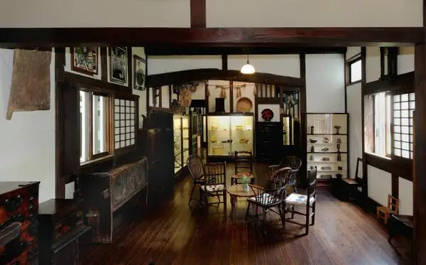 Matsumoto Mingei 가구 인테리어