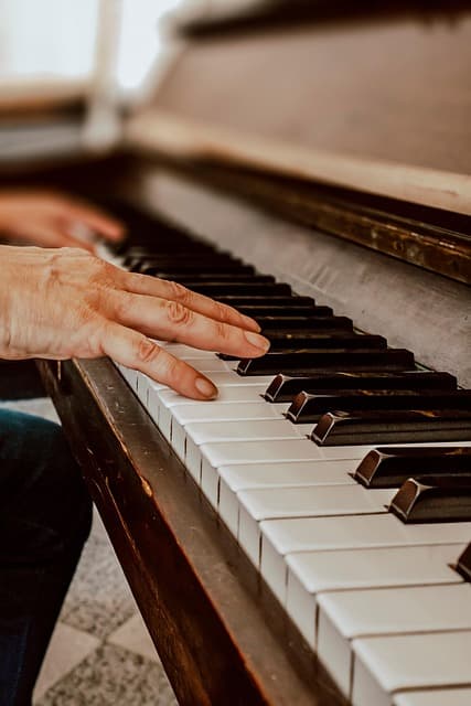 피아노 음악의 역사: 하프시코드에서 현대 피아노까지