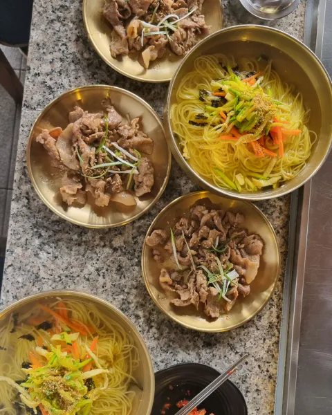 생생정보 가격파괴 Why 잔치국수+돼지불고기 6000원 음식점 위치