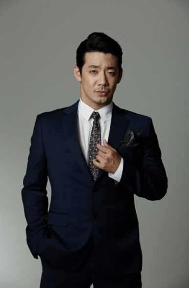 김도현 수트