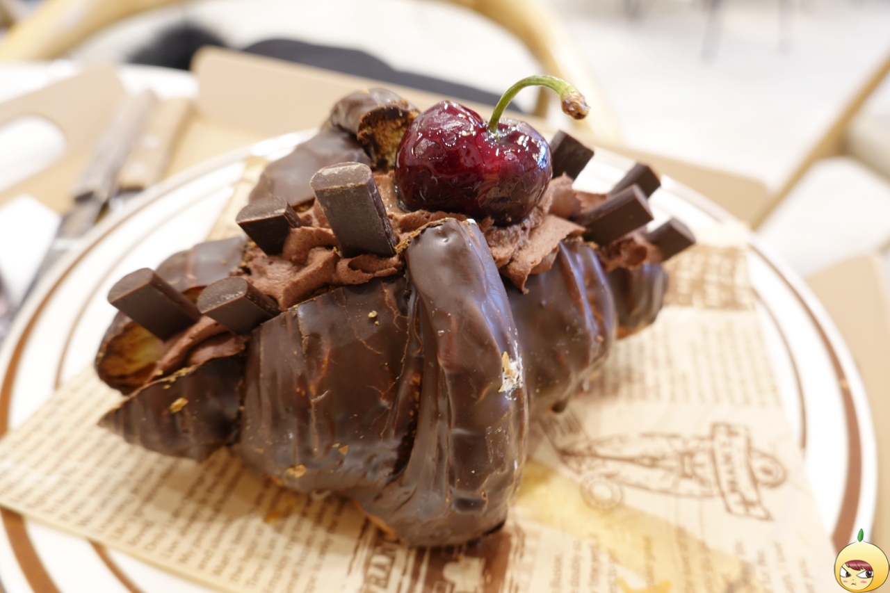 초콜렛크루아상 앞면