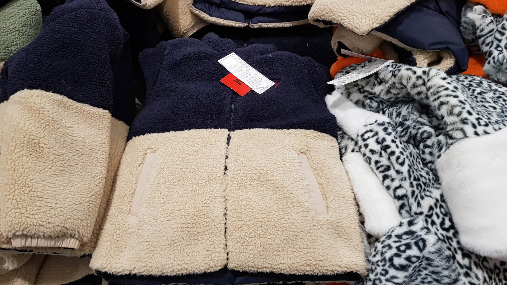 GUESS KIDS 아동플리스자켓