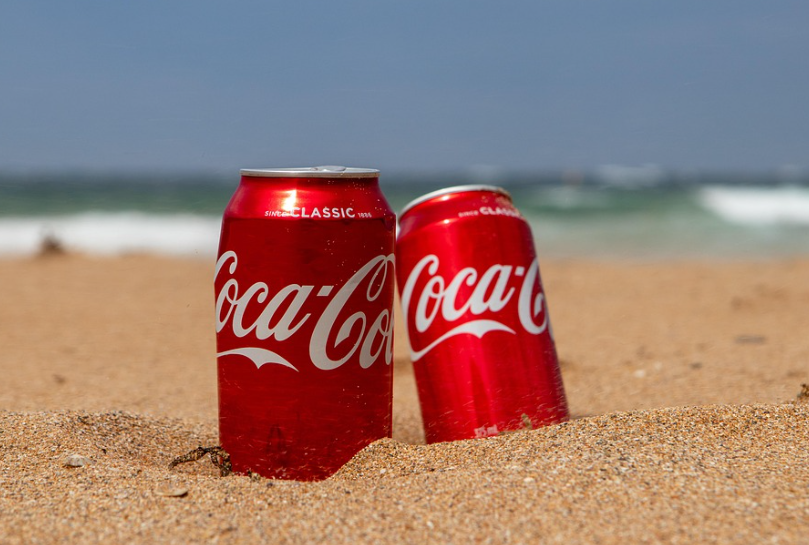 해변 모래사장 콜라