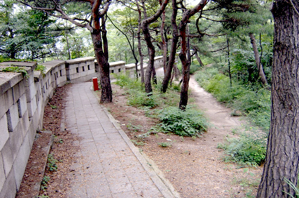북악산(Bukaksan) 성곽탐방길