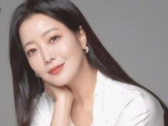 '안방극장의 여신' 배우 김희선