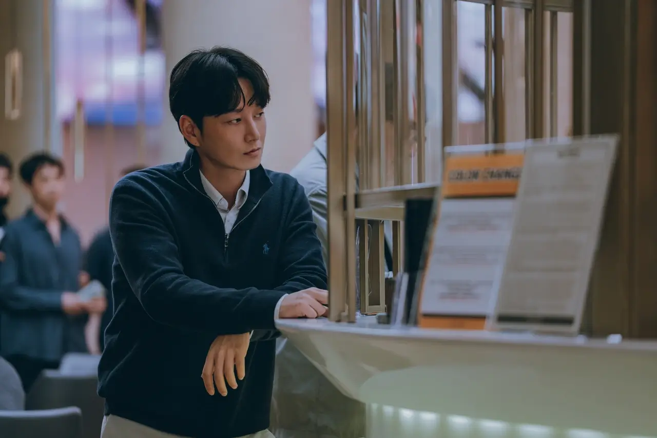 골드랜드 드라마 출연진 등장인물 이도경 역의 이현욱