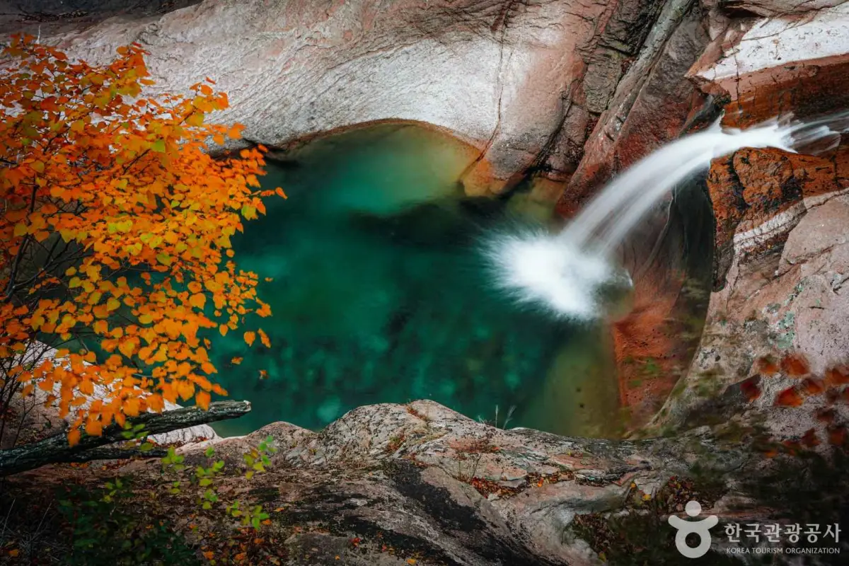 설악산 계곡 단풍