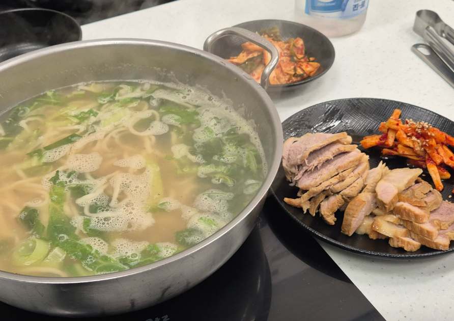 생생정보 국보1호점 한우 칼국수 보쌈 무한리필 맛집