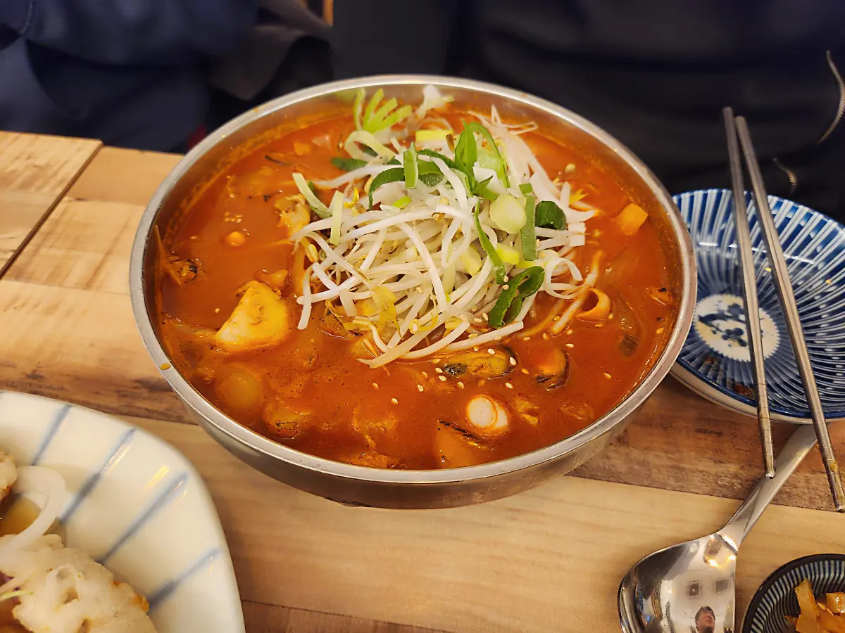 마곡-중식-맛집-리리반점-불향-가득한-홍짬뽕-푸짐하고-다양한-야채-칼칼하고-시원한-맛