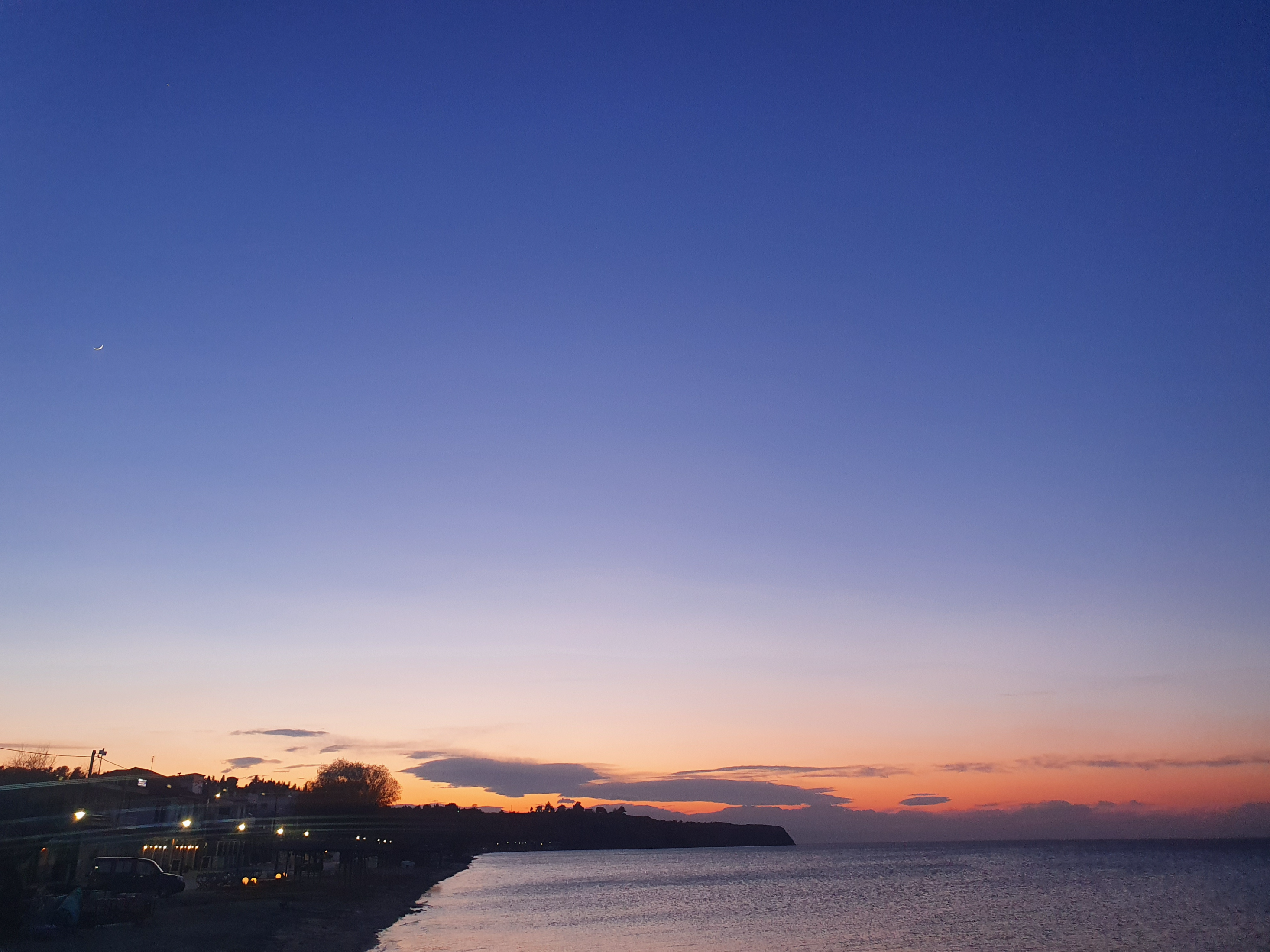 그리스 아기아 트리아다 해변 해 질 녘