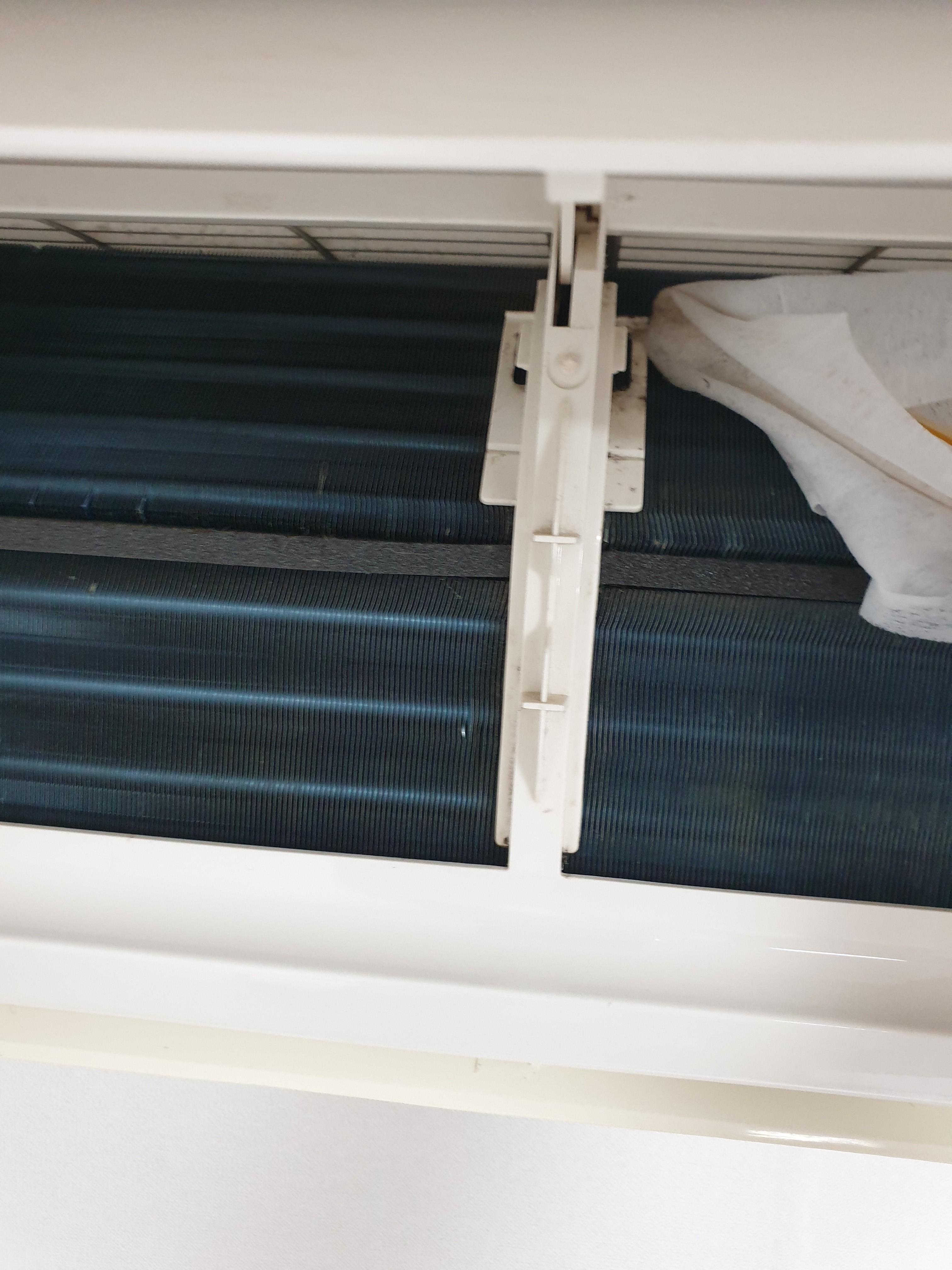 벽걸이 에어컨 내부 청소