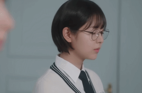 신슬기-피라미드게임