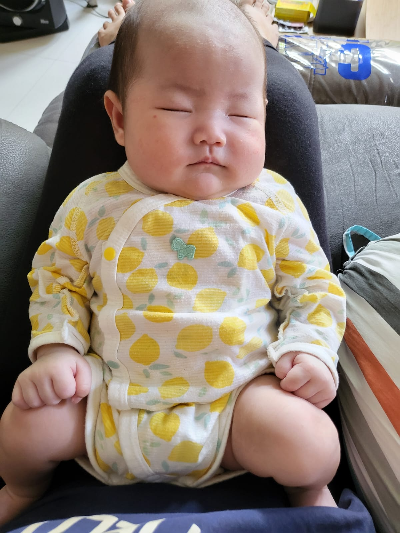 모기물린아기, 해외육아