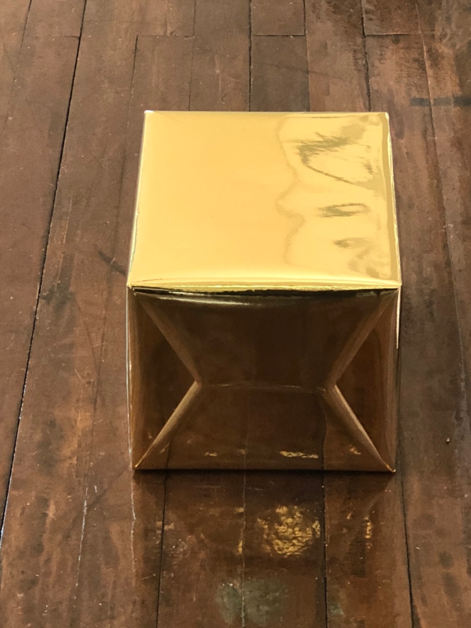 박아람의-휠-작품-택배상자