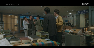 동식이 싸우는 모습