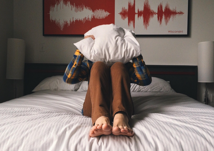 잠들 수 없는 시대, 수면장애를 말하다: 현대인의 잠을 위협하는 3가지 이야기