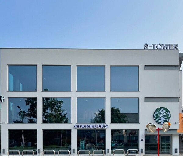 벚꽃보며 커피 마시기 좋은 스타벅스 벚꽃 매장들 소개