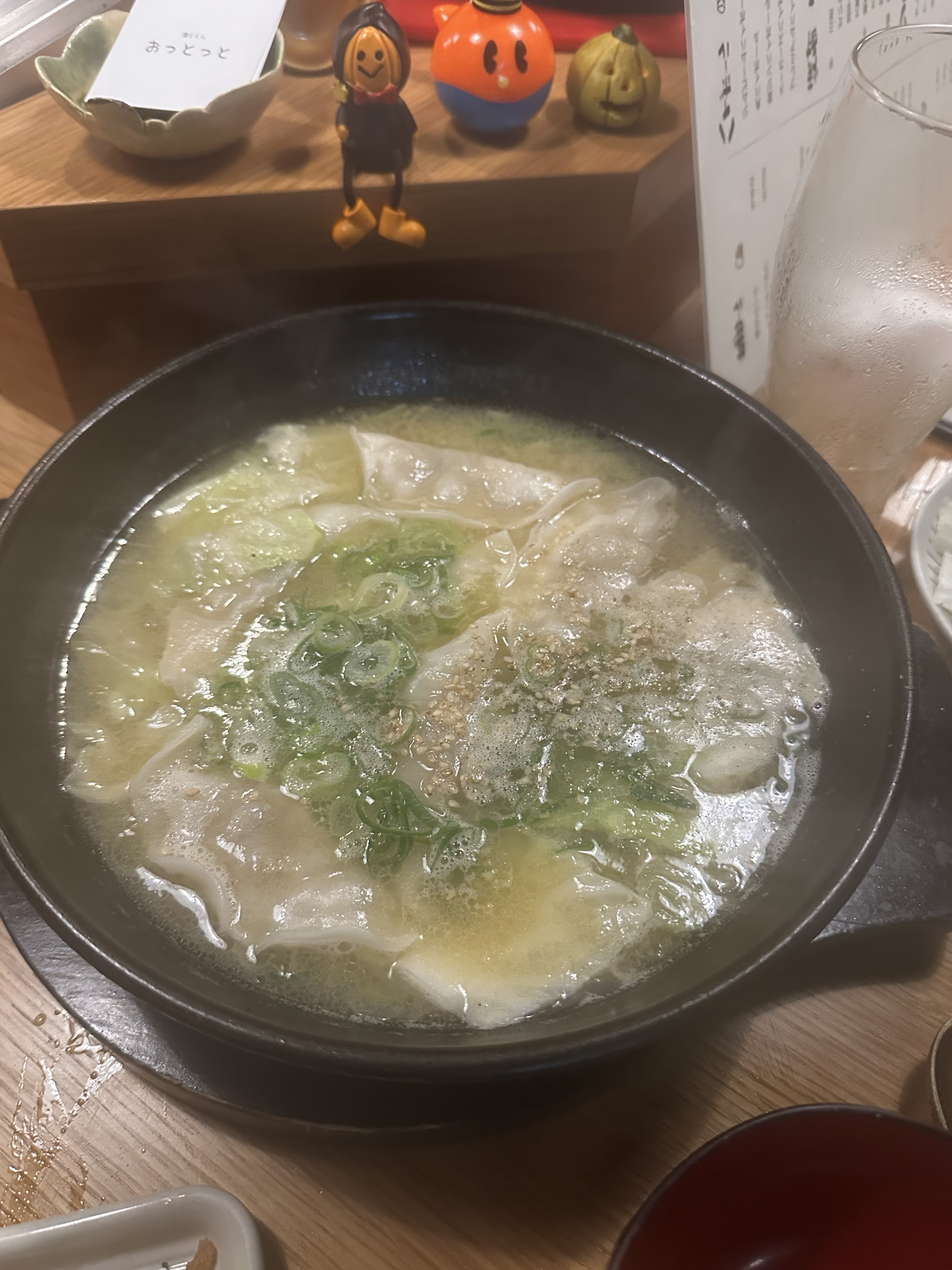 술과 오톳토 만두전골