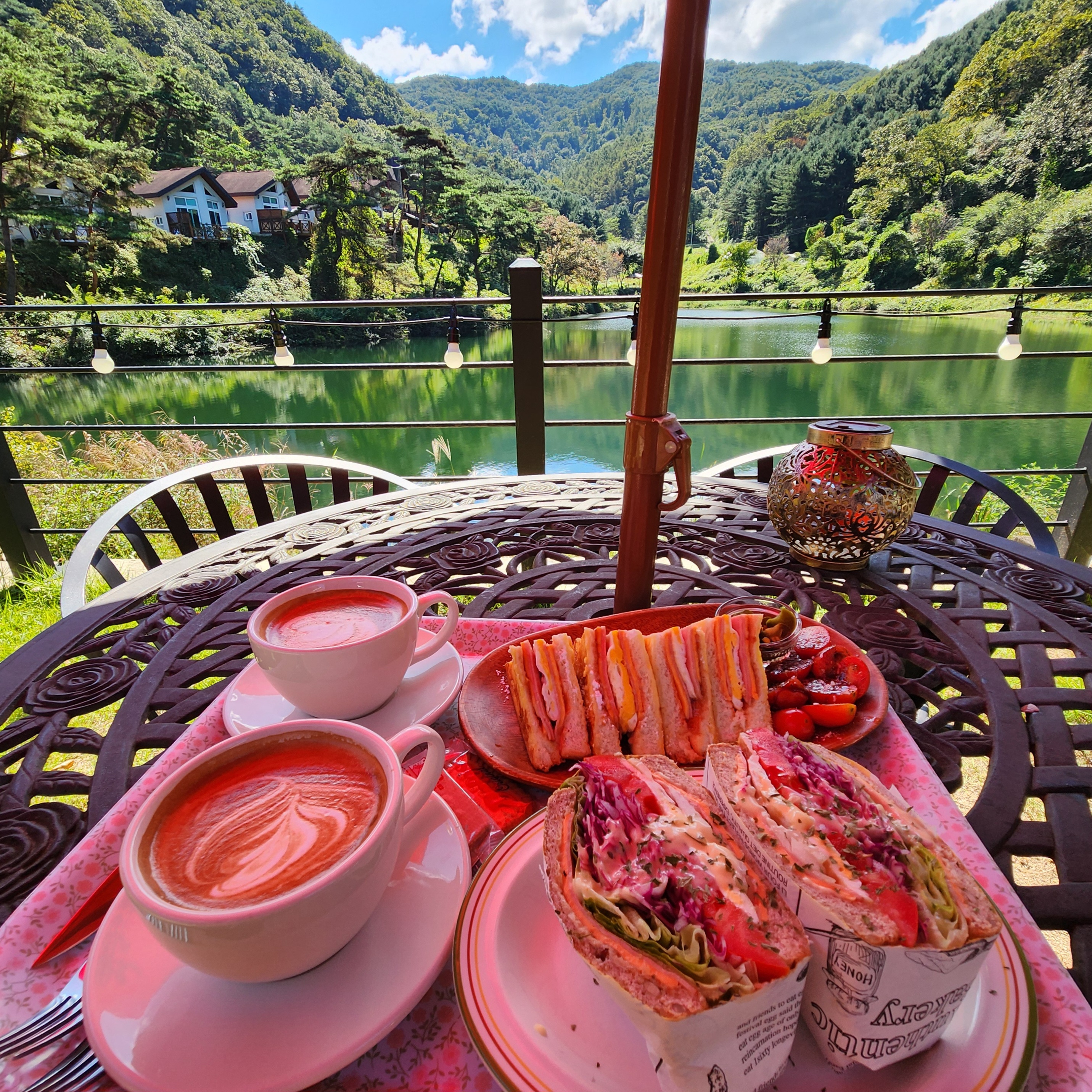 양평 도토리골 카페 - 거의 외국인데...? 사람 없는 히든 카페!