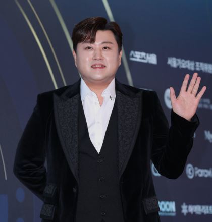김호중 프로필 가정사 전여자친구 폭행 논란