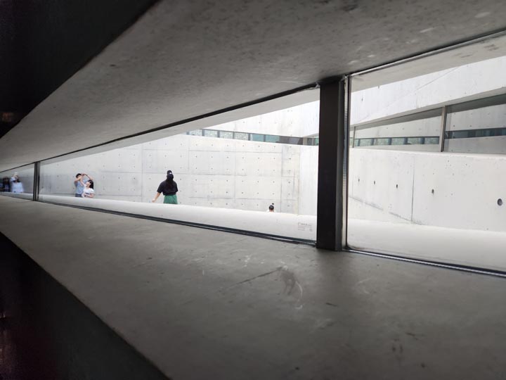 복도에서 본 삼각코트-2