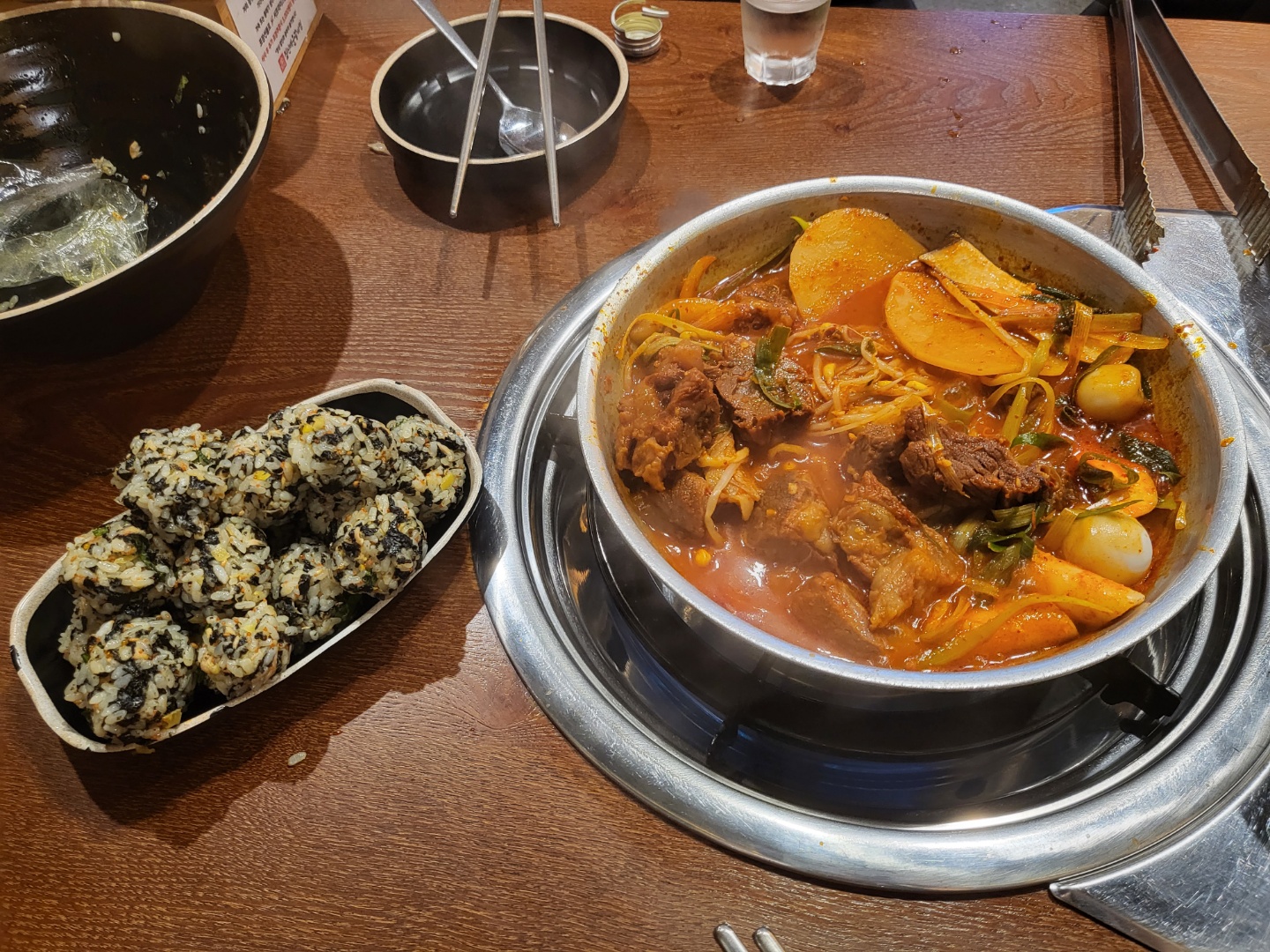 참치마요주먹밥과 매운돼지갈비찜