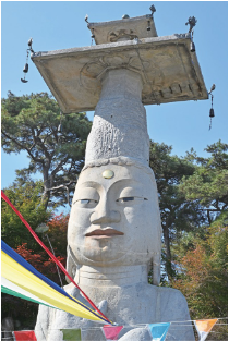 은진미륵의 자애한 눈