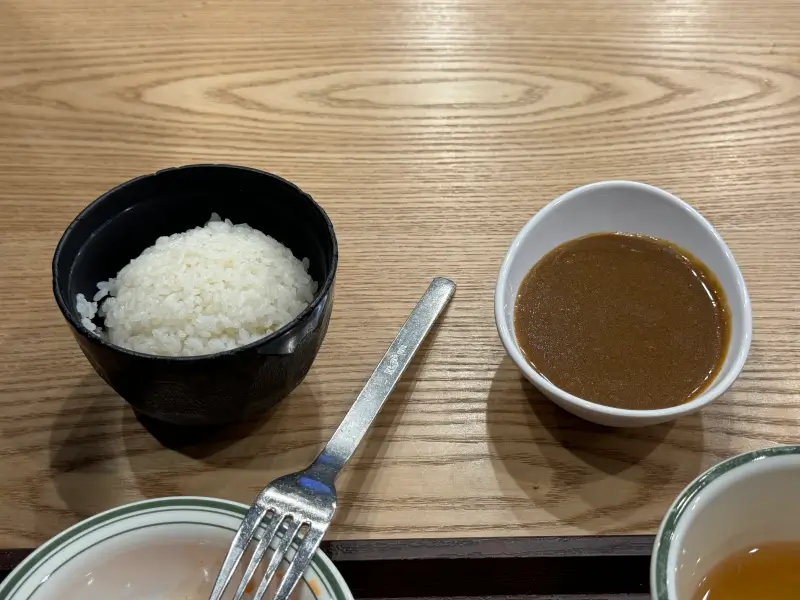 아비꼬 카레 리필 밥과 소스 사진