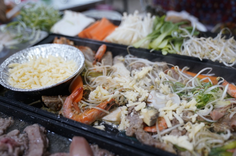 대천키조개삼합 샤브샤브 해물칼국수