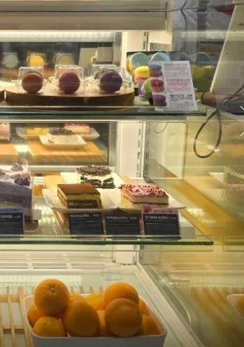 업스퀘어 할리스 딸기케이크