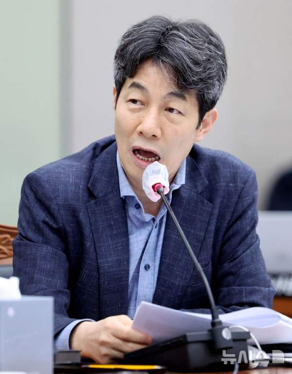 윤건영 국회의원 경호처 직원 제보